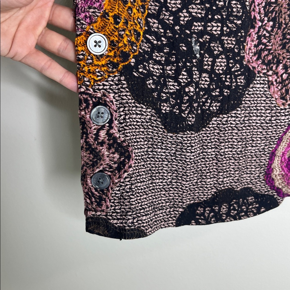 John Mark Artsy Patterned Side Button Detail Butt… - image 7